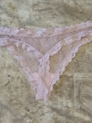 Pretty pink lacey thing... very girly 